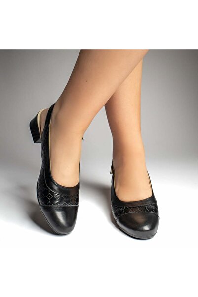 BMoD Pantofi negri pentru femei cu toc și baretă din piele MOD13427