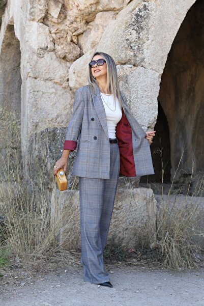 bytugcekaya Set de jachetă gri și pantaloni în carouri burgundy