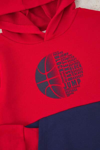 TRENDYOLKIDS طقم ملابس علوية وسفلية محبوكة للأولاد من القطن الأحمر ذو اللون الموحد مع غطاء للرأس TKDAW26AU00037