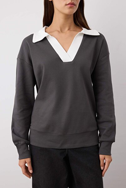 Trendyol Collection Anthracite Color Block Polo Neck Relaxed/Comfortable Fit Knitted Sweatshirt Twoaw26Sw00043