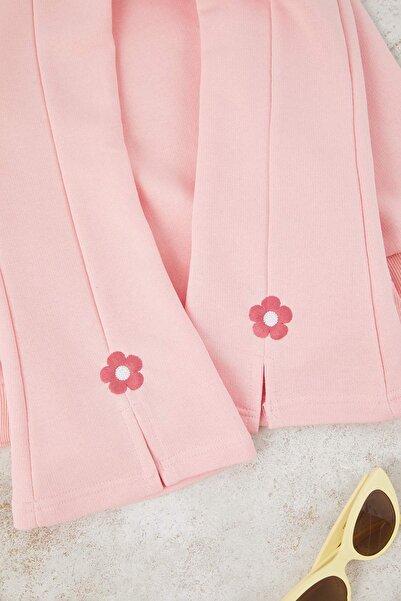 TRENDYOLKIDS طقم سفلي وعلوي محبوك للفتيات من القطن الوردي الفاتح ذو نمط زهري عادي TKDAW26AU00011