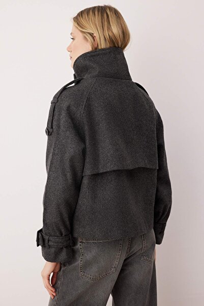 Trendyol Collection Palton oversize midi cu catifea gri închis diagonal dublu la două piept TWOAW26KB00040