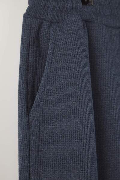 Trendyol Collection Pantaloni de sport largi, cu textura, mărime mare, oversize/fitting largi, Indigo TMNSS25AJ00004