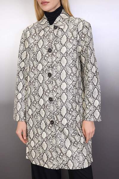 Trendyol Collection Trench lung oversize din piele artificială cu model de șarpe multicolor TWOAW26TR00003
