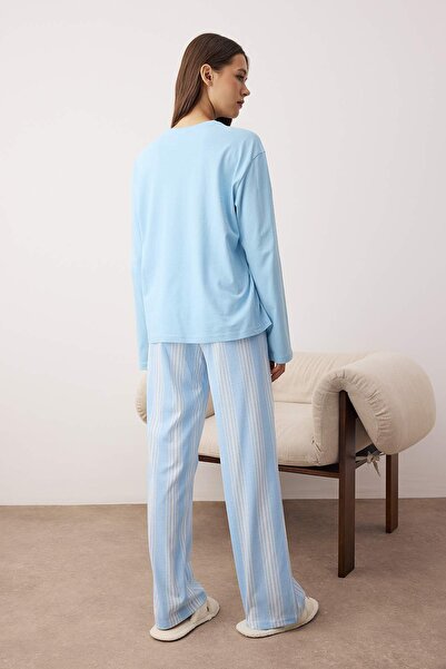 Trendyol Collection Set de pijamale tricotate cu dungi din bumbac albastru THMAW25PT00188