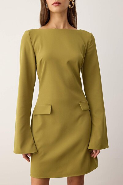 Kolekcia Trendyol Olejovo zelené krátke / mini tkané šaty s detailom vrecka TWOAW26EL00183