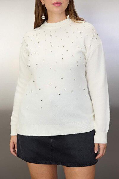 Trendyol Curve Екрю Трок Детальний М'який Трикотажний Светр TBBAW26AN00010