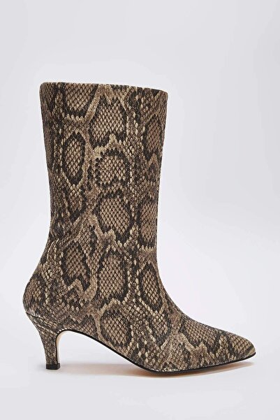 TRENDYOL SHOES Többszínű kígyómintás barna női vékony sarkú csizma TAKAW25CZ00003