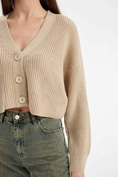 DeFacto Regular Fit V-Neck Basic Plain Buttoned Knitwear Cardigan (25 Wn)
