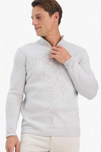 DeFacto Standard Fit Regular Cut Stand Collar Half Zip Basic Plain Knitwear Sweater (25 Au)