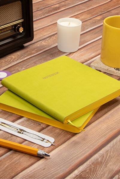 DİVAL 16,5x16,5 Cm Fıstık Yeşil Yumuşak Deri Kapak Noktalı Tarihsiz Dikişli Not Okul Defteri