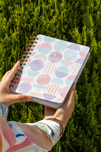 DİVAL 16,5x20 cm Caiet cu spirală, cu copertă rigidă, cu puncte, nedatat, Moon Dede