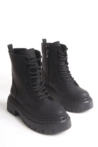 meyra'nın ayakkabıları Γυναικείες μαύρες ματ μπότες με κορδόνια και φερμουάρ