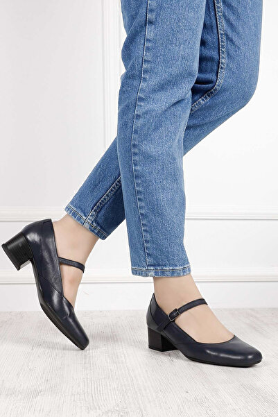 GÖNDERİ(R) Women's Navy Blue Antique Blunt Toe Short Thick Heeled Genuine Leather Shoes