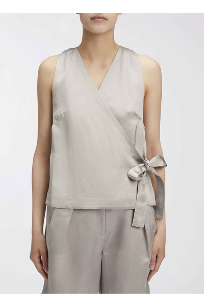 Calvin Klein Açık Gri Kadın V Yaka Bağlamalı Keten Bluz VISCOSE LINEN HALTERNECK TOP