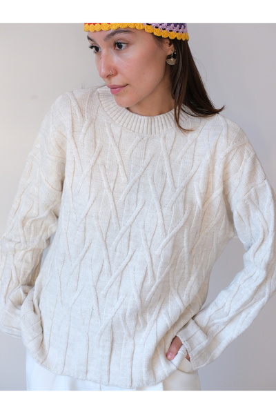 Butik Una Fiaba Ecru Oversize Crew Neck Soft Textured Knit Sweater