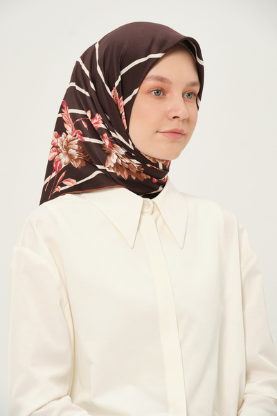 Madame Polo Eșarfă din raion cu model 90x90 cm țesătură anti-alunecare maro amar