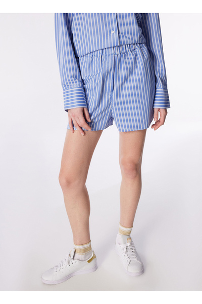 Fabrika Lastikli Bel Basic Lacivert - Beyaz Kadın Şort F4SL-SHT0120