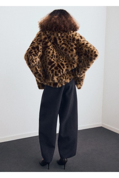 MANGO Woman Leopar desenli kürk görünümlü palto