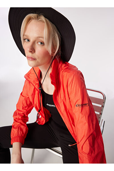 Discovery Expedition Kırmızı Kadın Kapüşonlu Basic Su İtici Rüzgarlık D4SL-TR...