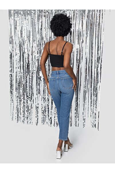 Loft Crop Female Athlete