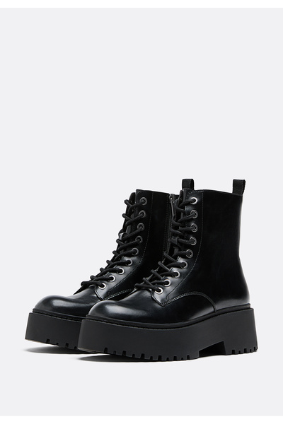 Stradivarius Kadın Siyah Bağcıklı, düz bot 19956670