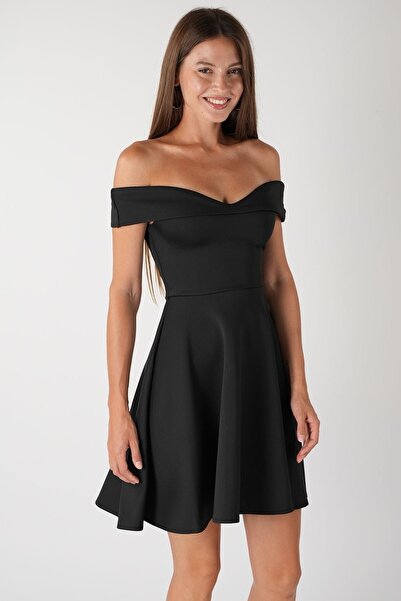 OLSAMODA Kadın Öpücük Yaka Likralı Scuba Kumaş Kloş Kesim Nişan Düğün Davet Elbisesi