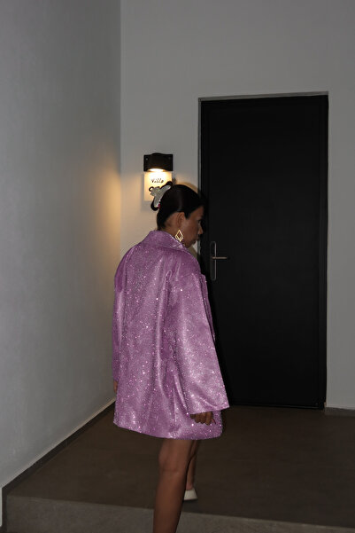 Gülşah Evecen Designová oversize bunda v třpytivě růžové barvě