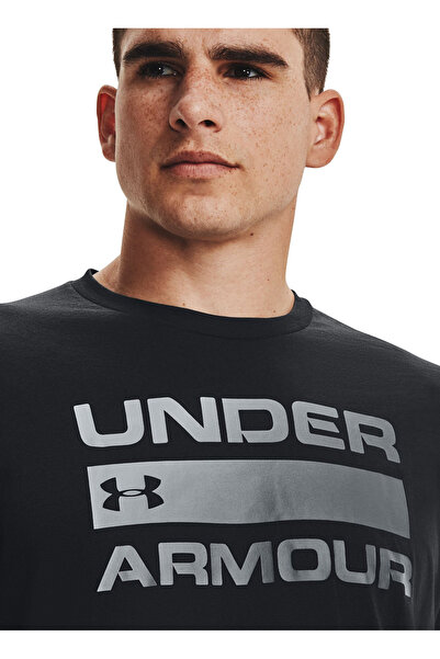 Under Armour 1329582-UA TEAM ISSUE WORDMARK SS O Ανδρικό μπλουζάκι με φαρδιά εφαρμογή μαύρο - γκρι