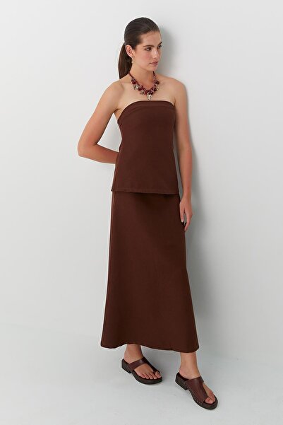 MARKALİSTE Φόρεμα με κομμένη μπλούζα καφέ