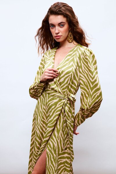 Sateen Zebra Desenli Kuşaklı Saten Elbise - Yağ Yeşili