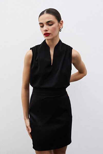 Sateen Hakim Yaka Kolsuz Bluz - SİYAH