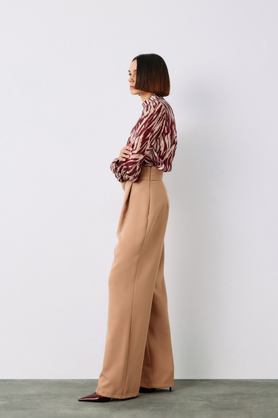 Sateen Брюки з деталями на поясі - Camel