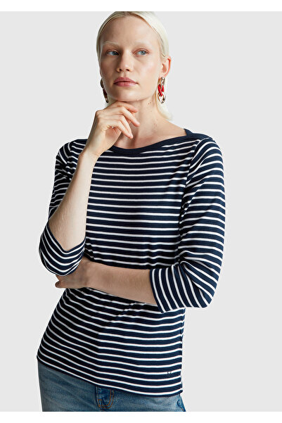 United Colors of Benetton Γυναικείο μπλουζάκι με ριγέ λογότυπο σε μπλε ναυτικό χρώμα, 100% βαμβάκι, με λαιμόκοψη και μανίκια τριών τετάρτων