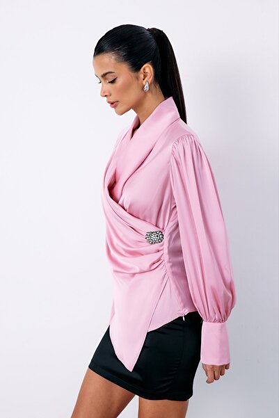 Sateen Broşlu Kruvaze Bluz - Pembe