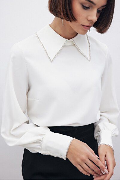 Sateen Yakası Parlak Taşlı Bluz - Ekru