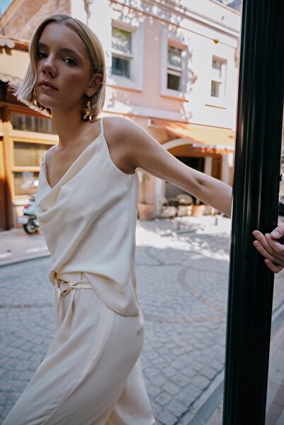 Sateen Блуза з відкритим коміром - кремовий