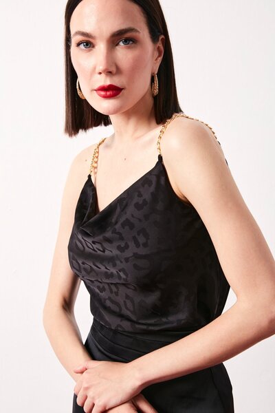 Sateen Zincir Askılı Saten Bluz - SİYAH