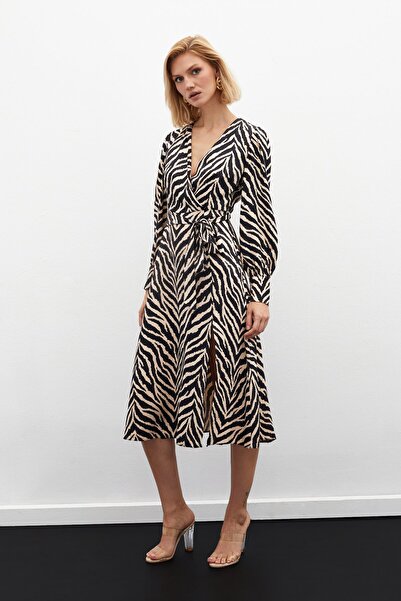 Sateen Zebra Desenli Kuşaklı Saten Elbise - Siyah
