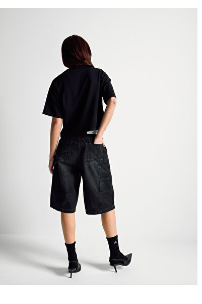 United Colors of Benetton Γυναικείο μαύρο μπλουζάκι από βαμβακερό μείγμα με λουλουδάτο απλικέ