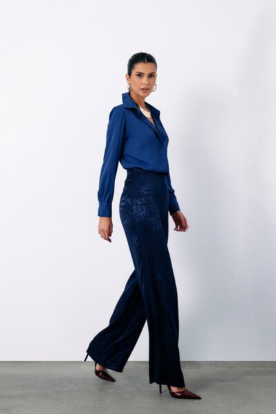 Sateen ТЪМНОСИНЯ Класическа изчистена риза