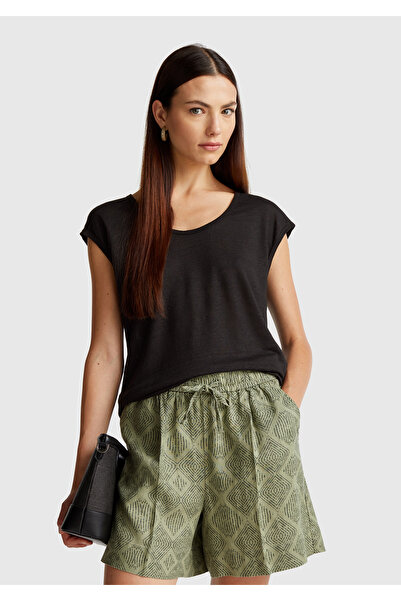 United Colors of Benetton Women's Black 100% Linen Relax Fit Round Neck T-Shirt with Side Slits