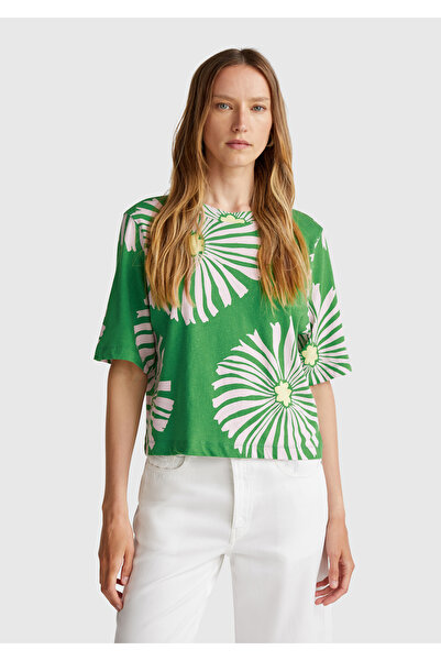United Colors of Benetton Γυναικείο μπλουζάκι με λουλουδάτο μοτίβο με πράσινο λινό με μποξ