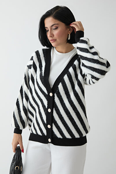 InStyle Черна трикотажна жилетка - детайлно райе с пера