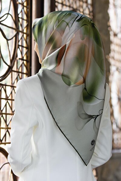 Vissona 100% Twill Μετάξι Μεγάλο Κασκόλ με Σχέδιο Λουλουδιών, Χακί - Σομόν, Χρώμα 90x90 Μέθοδος Ραπτικής: Ράψιμο στο Χέρι