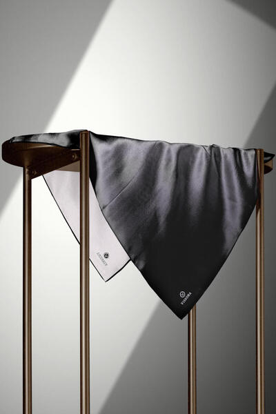 Vissona %100 Twill İpek Degrade Desenli Siyah - Gri Renkli 90x90 Eşarp Dikim Şekli : El Dikişi