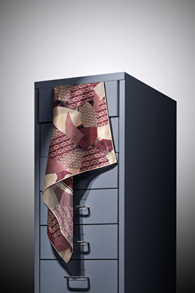 Vissona %100 Twill İpek Geometrik Desenli Pudra - Gül Kurusu Renkli 90x90 Eşarp Eşarp Kenar Dikiş Şekli El D