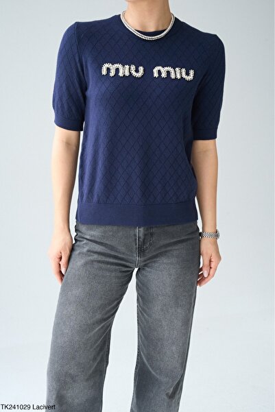 Askı Nişantaşı Lacivert Yazı Ve İnci Detaylı Bluz