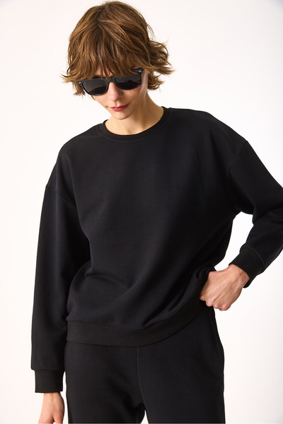 VENA Rhona Crew Neck Regular Fit 3 Thread Sweatshirt-Black