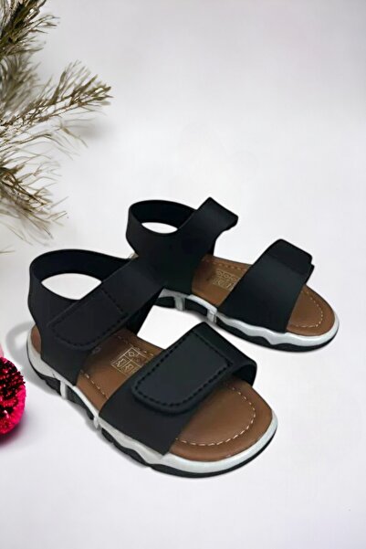 Ponchiq Black Children's Strappy Brown Sandals